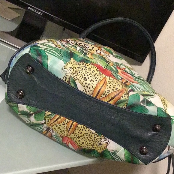 Sharif Hand Painted Leather Bag - Picture 6 of 9